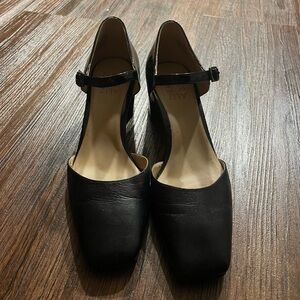 naturalizer black patent leather heels size 7.5 M